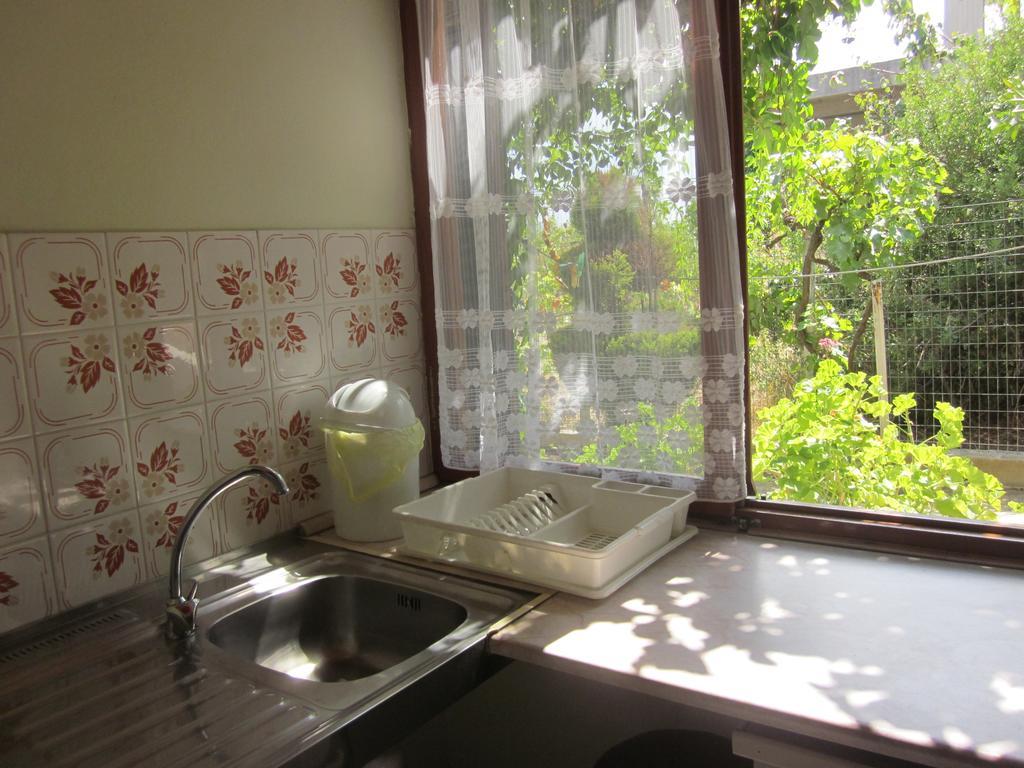 Tina Rooms Gialtra Екстер'єр фото