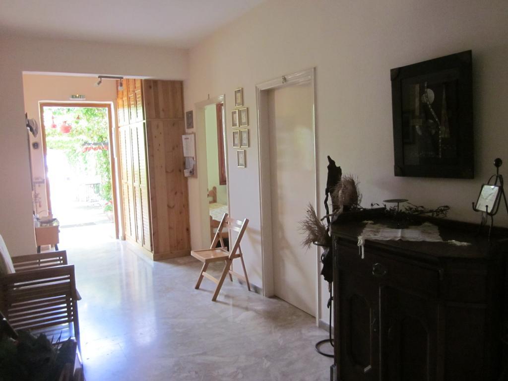 Tina Rooms Gialtra Екстер'єр фото